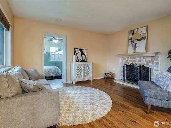 2nd image of 1618 Walla Walla Avenue
