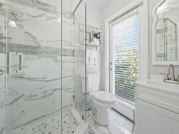 4th image of 5120 SW 26th Ave #1-2
