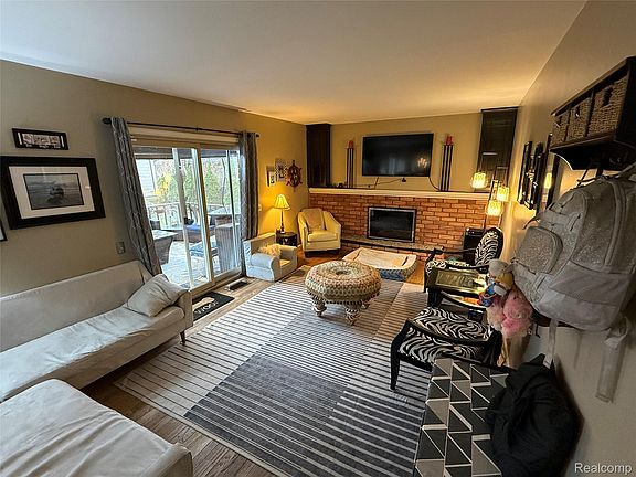 4th image of 1645 Blairmoor Ct