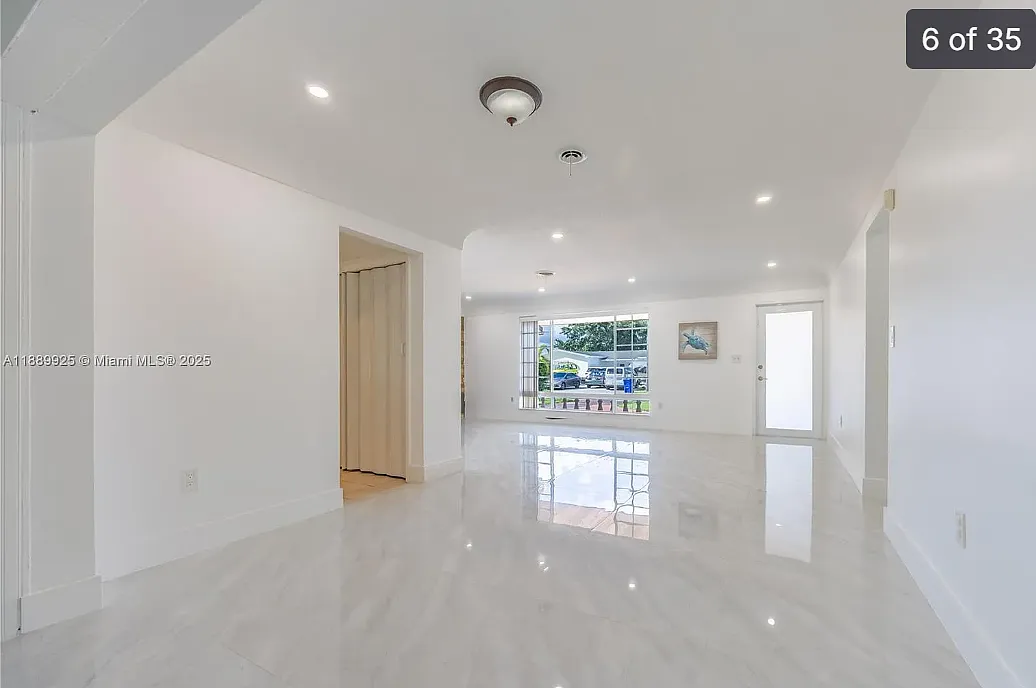 Building Photo - 6612 Dahlia Dr