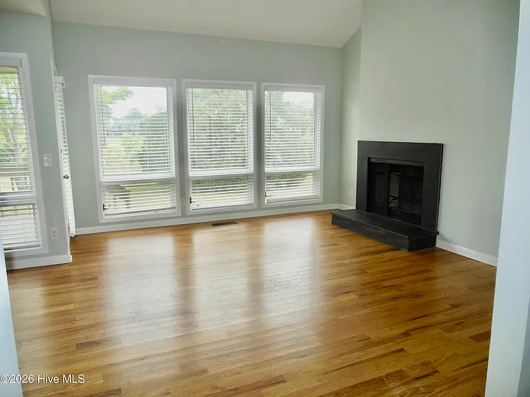 313 Sandpiper Ln — Photo 12
