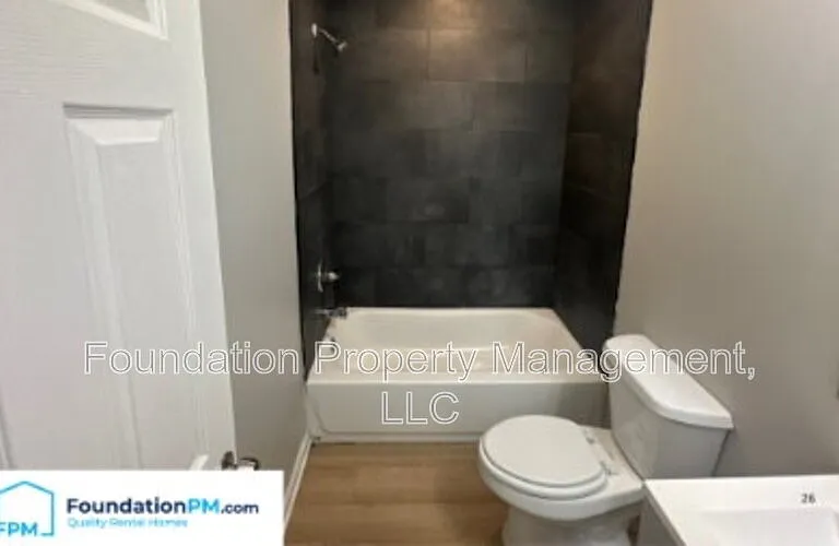 3751 Oak Lake Ln — Photo 19