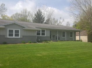 5948 Grand River Dr, Grand Ledge, MI 48837