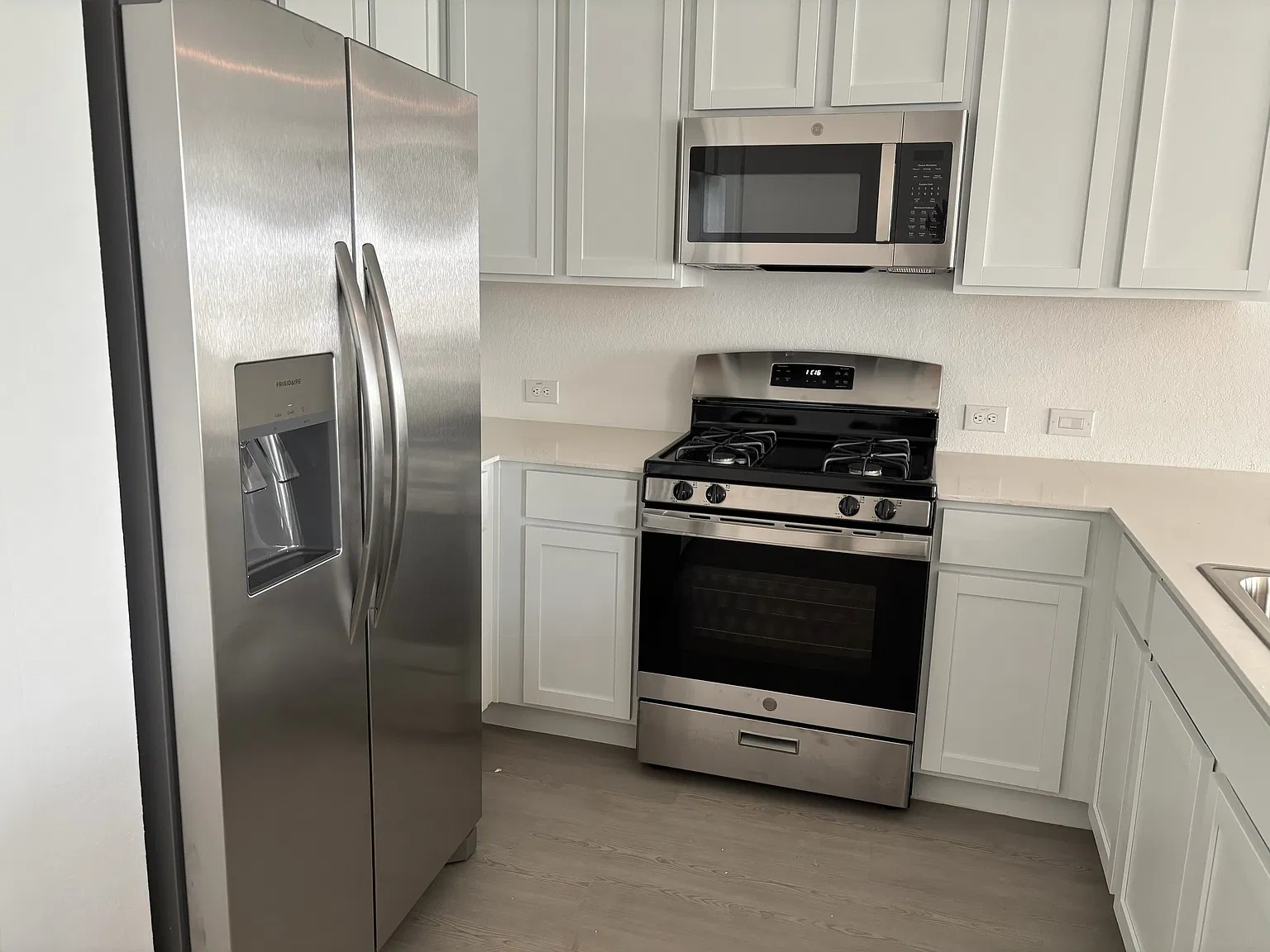 4 bed, 1600 sqft, $1,850 — Photo 2