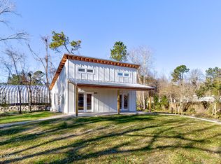 545 Hoover Rd, Hampstead, NC 28443