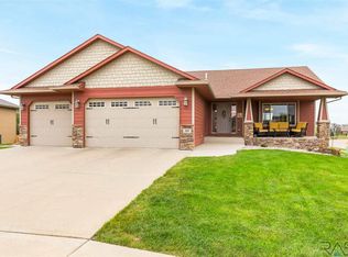 101 S Red Willow Ave, Sioux Falls, SD 57110
