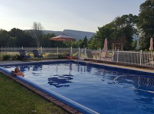 542 Albany Post Rd, New Paltz, NY 12561