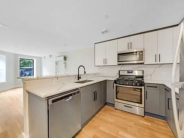 586 Quincy St #1A