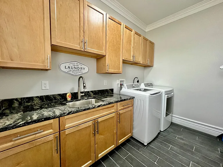 4827 Granada Ct — Photo 27