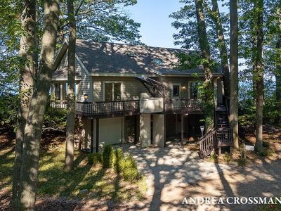 2542 Lakeshore Dr, Fennville, MI, 49408