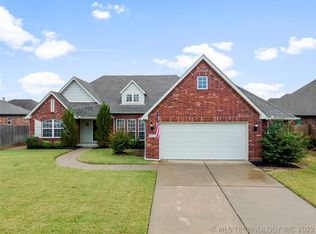 1711 W Birmingham St, Broken Arrow, OK 74011