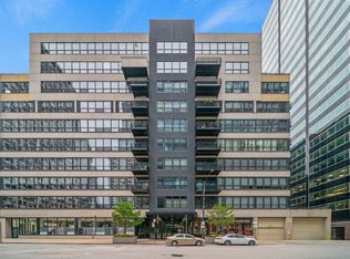 130 S Canal St APT 803, Chicago, IL 60606
