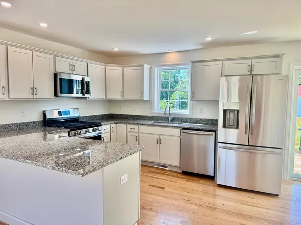 7B Violette Drive, Epping, NH 03042
