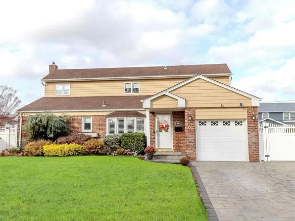 744 Cypress Drive, Franklin Square, NY 11010