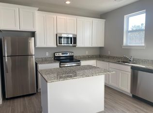 4070 E 55th St, Davenport, IA 52807