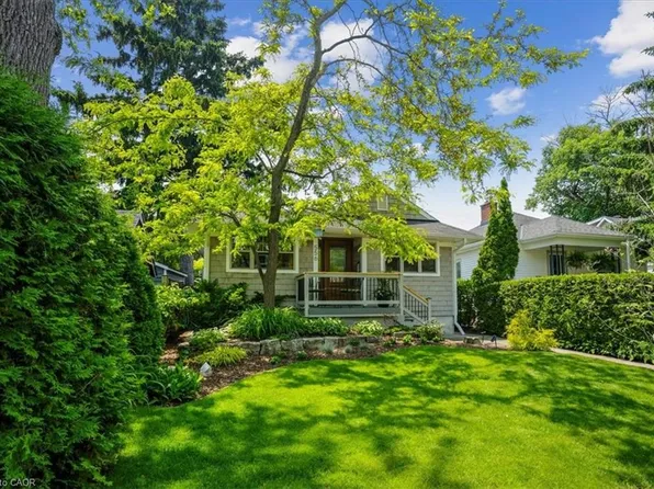 556 Hager Ave, Burlington, ON L7S 1P5