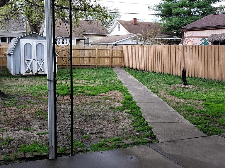 506 E Brandeis Ave — Photo 17