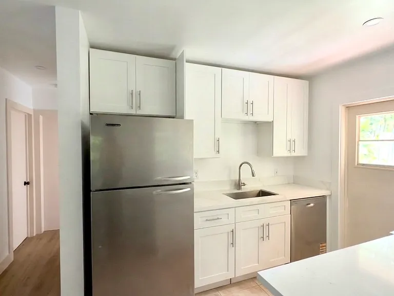 516 Boabadilla St — Photo 11