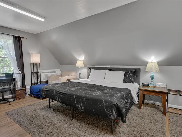 126 White Oak Dr #2 — Photo 13