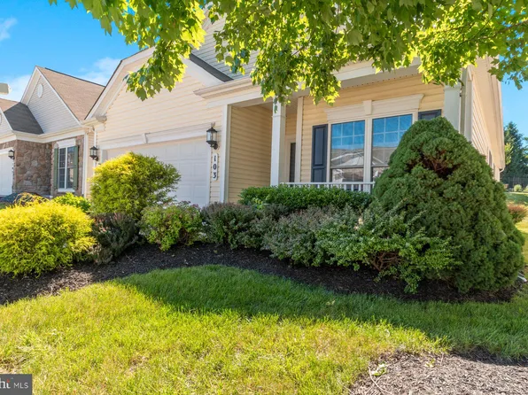 103 Clubside Dr #35, Taneytown, MD 21787
