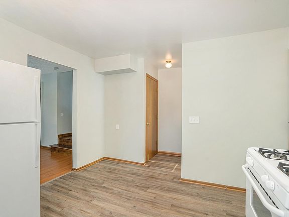 4th image of 3913 Madison Ave SE