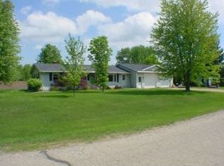11062 Claywood Rd, Gillett, WI 54124