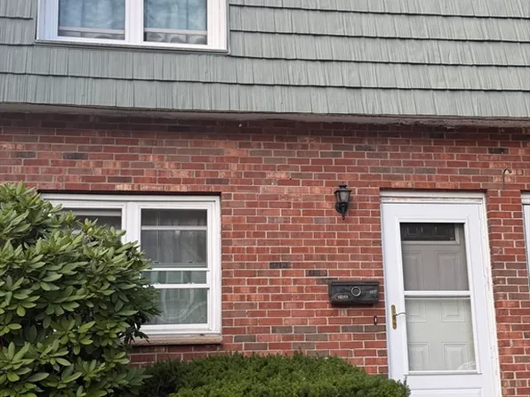 352 Plain St #352, Lowell, MA 01852