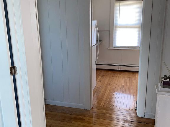 3rd image of 138 Dewey St Floor 2