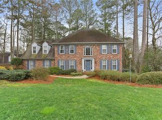 8550 Woodledge Ln, Roswell, GA 30076