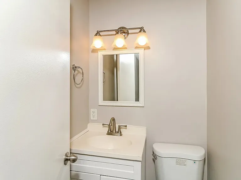 1171 Medfield Rd — Photo 5