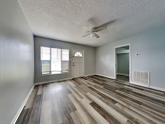 4th image of 6043 Malcone Ln