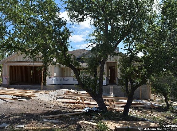 2nd image of 1615 Stallion Springs Dr