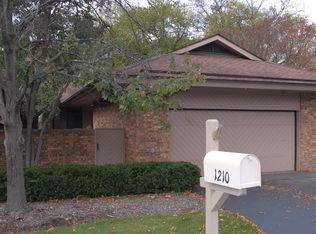 1210 Indian Trail Rd #3F, Hinsdale, IL 60521