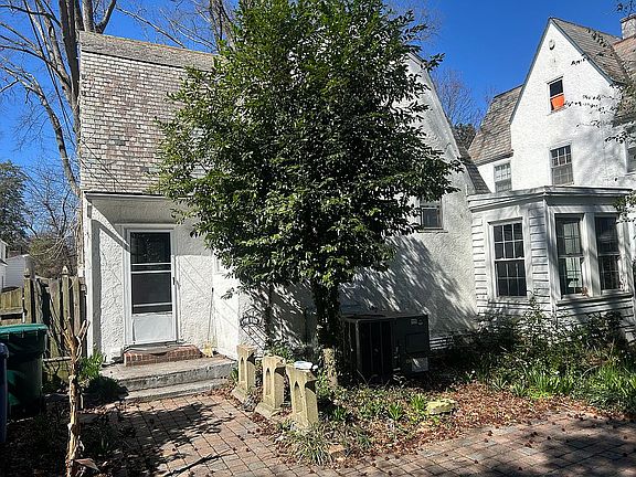 2nd image of 50 Hopkins St