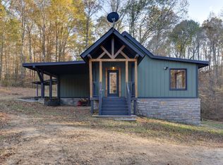3275 Young Ln, Bon Aqua, TN 37025