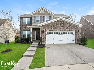 357 Lola Ln, Cottontown, TN 37048