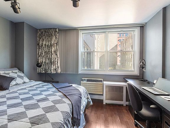 3rd image of 77 7th Ave APT 3U
