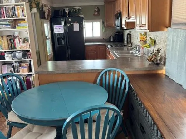 10001 E Goodall Rd Unit 404, Durand, MI 48429