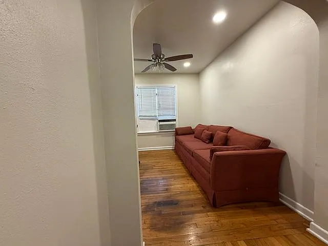 1727 Donaldson Ave — Photo 10