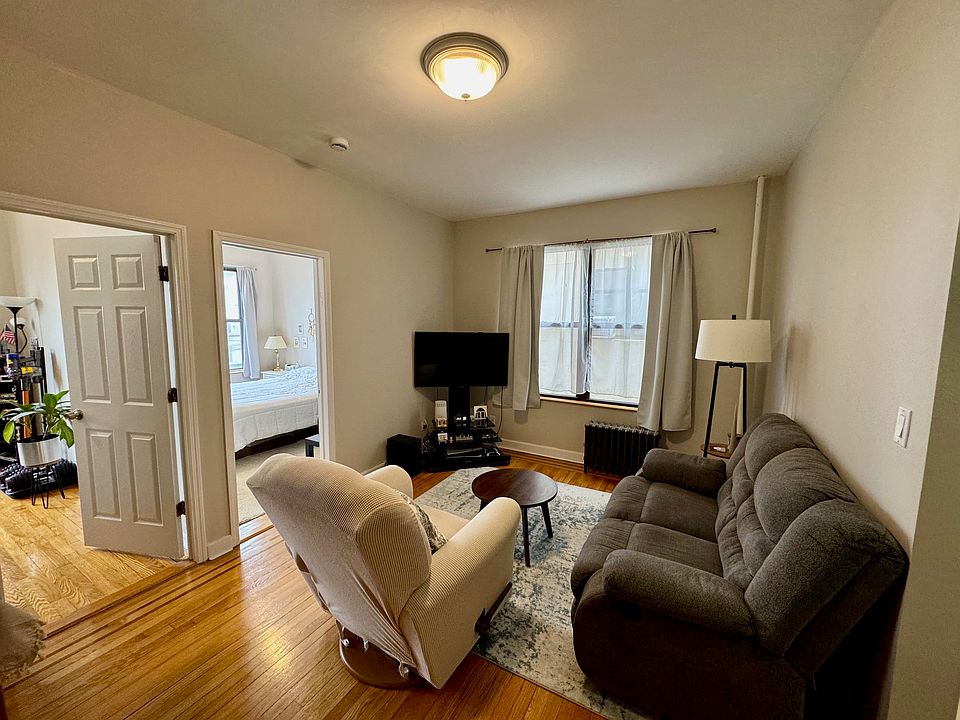 1st image of 20-55 29th St #2R