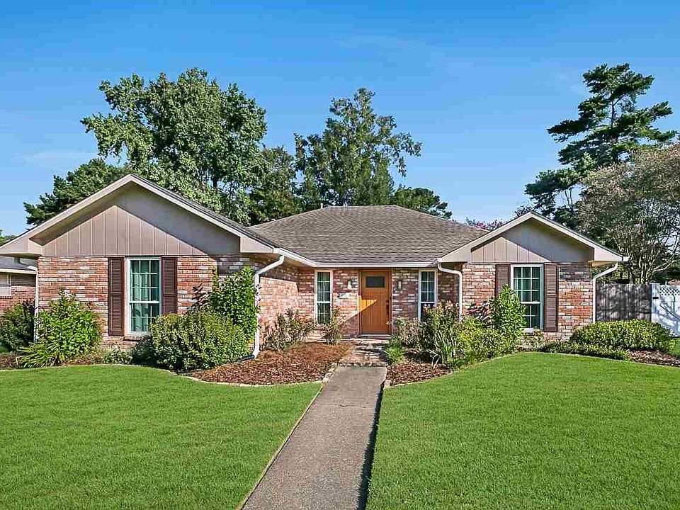 1st image of 1051 Stoneliegh Dr