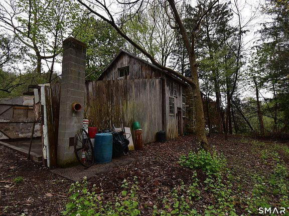 5th image of 277 Peter Road