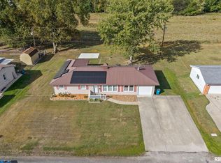 8 Ronnies Ter, Centralia, IL 62801