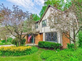 6072 Emerson Dr, Orchard Park, NY 14127