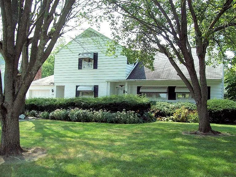 134 Kensington St photo 1