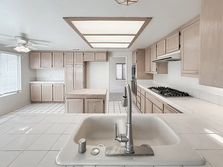 40041 Zamura Ct — Photo 16