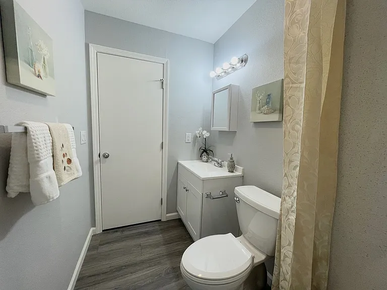 515 Camanche Lane - Summer Gardens Apartments — Photo 17