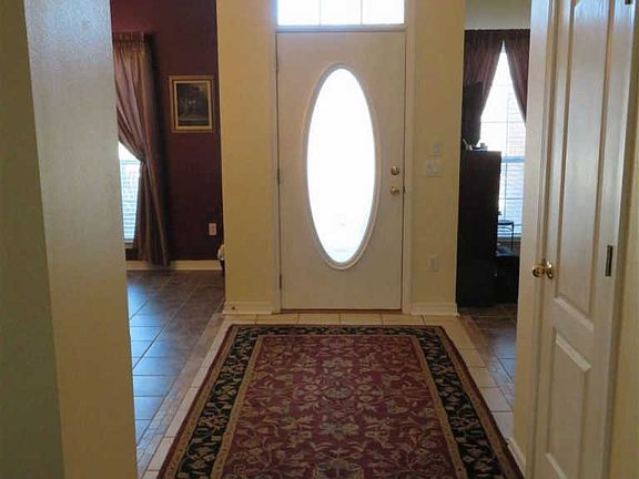 3rd image of 2521 Bowling Green Way