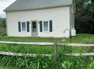 11 Auger St, Sturbridge, MA 01518