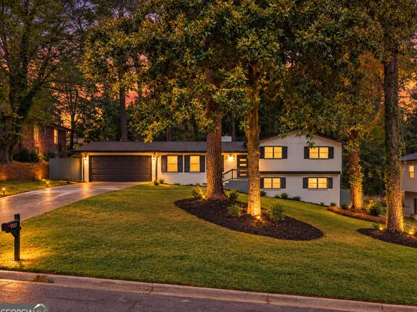 2921 Pine Valley Cir, East Pt, GA 30344